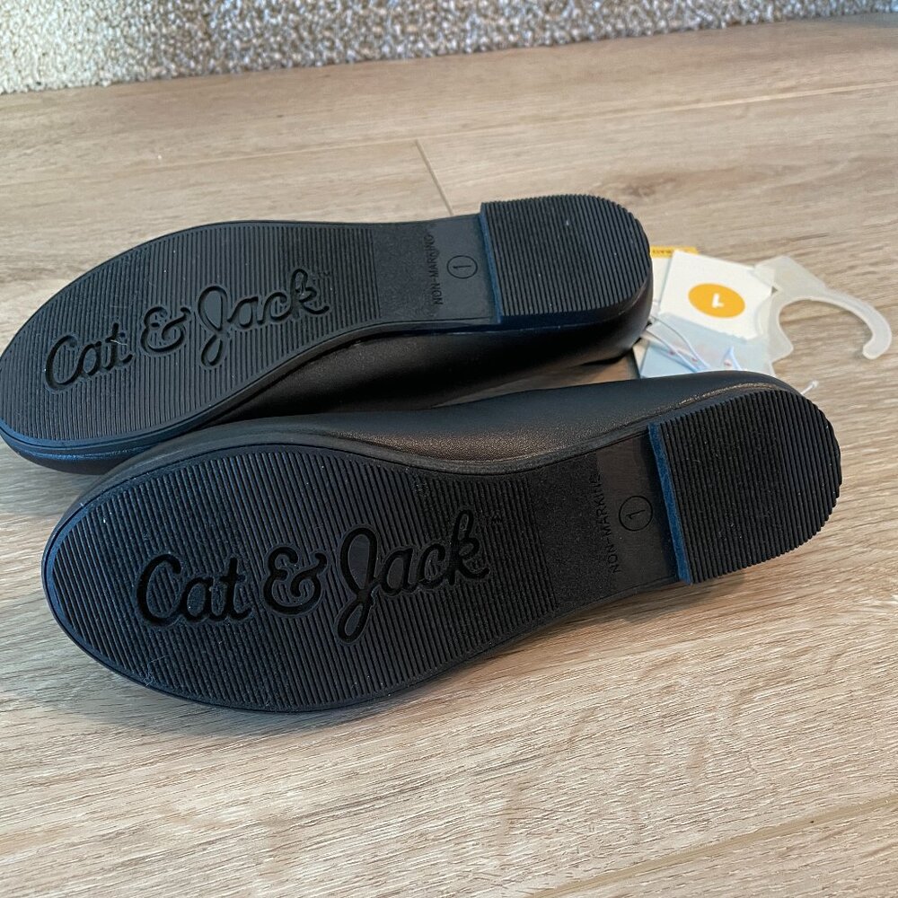 CAT & JACK || Girls Dress Shoe Black Slip On - BRAND NEW - Size 1 - Picture 2 of 3